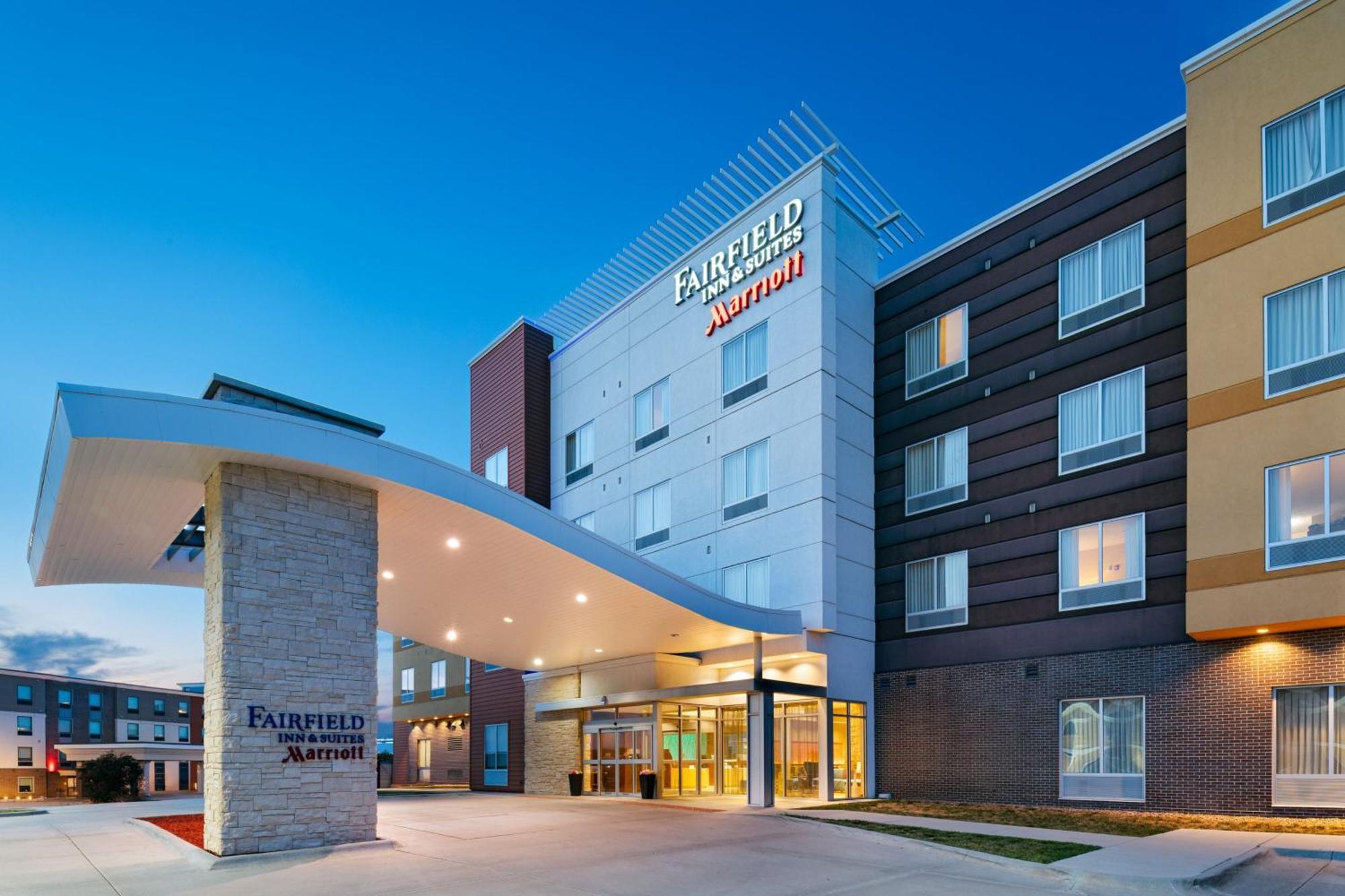 Fairfield Inn & Suites By Marriott Lincoln Airport Eksteriør billede