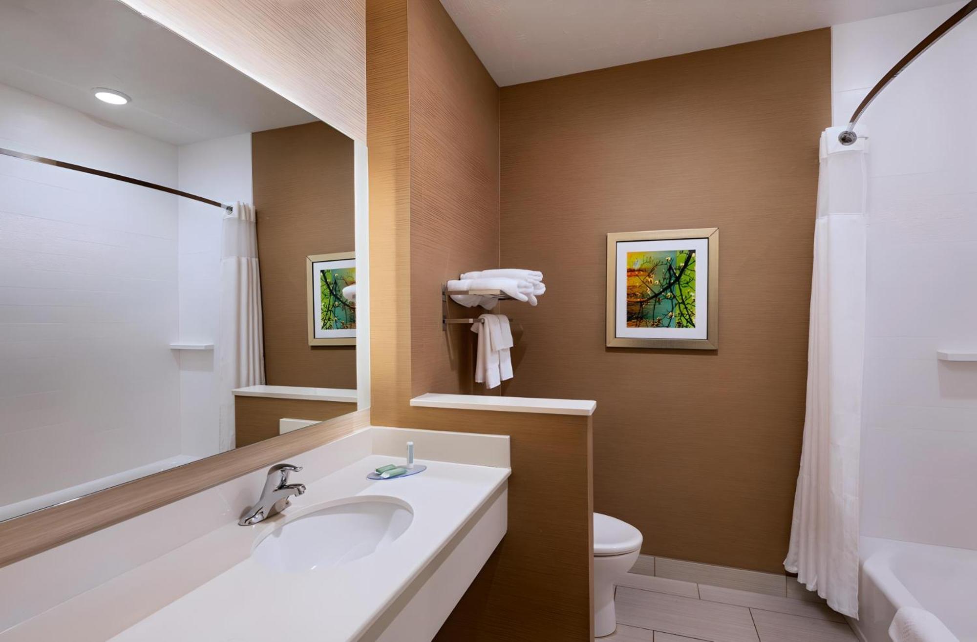 Fairfield Inn & Suites By Marriott Lincoln Airport Eksteriør billede